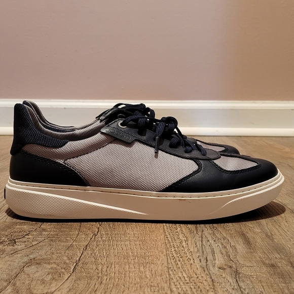 Navy and Gray Men's Sneakers - Picture 7 of 9